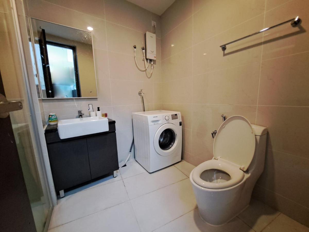 Cozy Home Country Garden At Dangabay Of Jb, Free Wifi And Streaming Johor Bahru Exterior photo