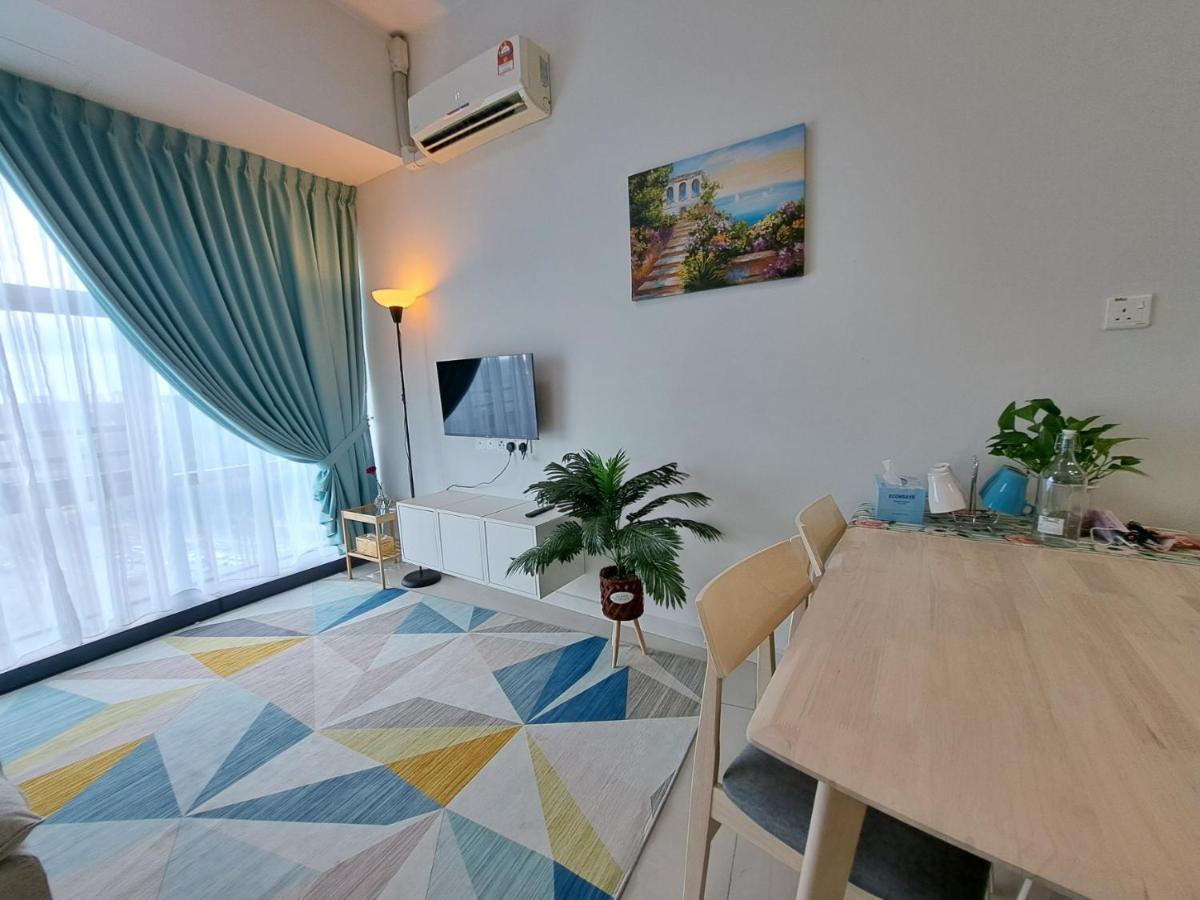 Cozy Home Country Garden At Dangabay Of Jb, Free Wifi And Streaming Johor Bahru Exterior photo