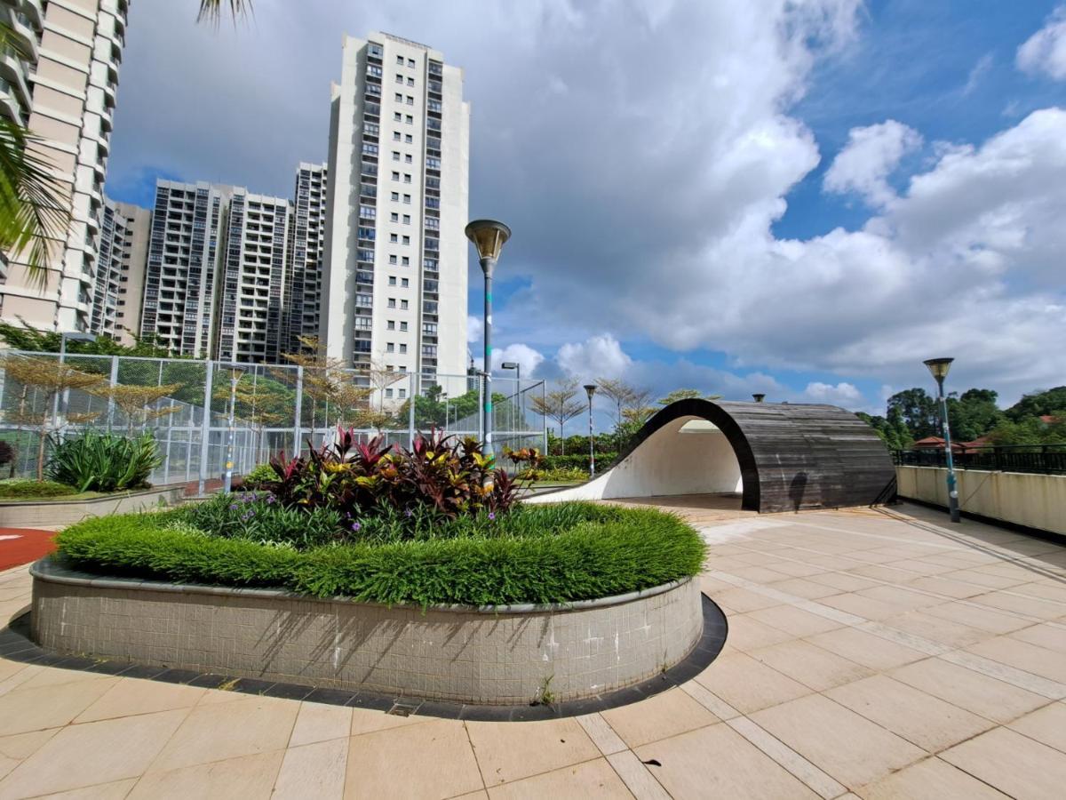 Cozy Home Country Garden At Dangabay Of Jb, Free Wifi And Streaming Johor Bahru Exterior photo
